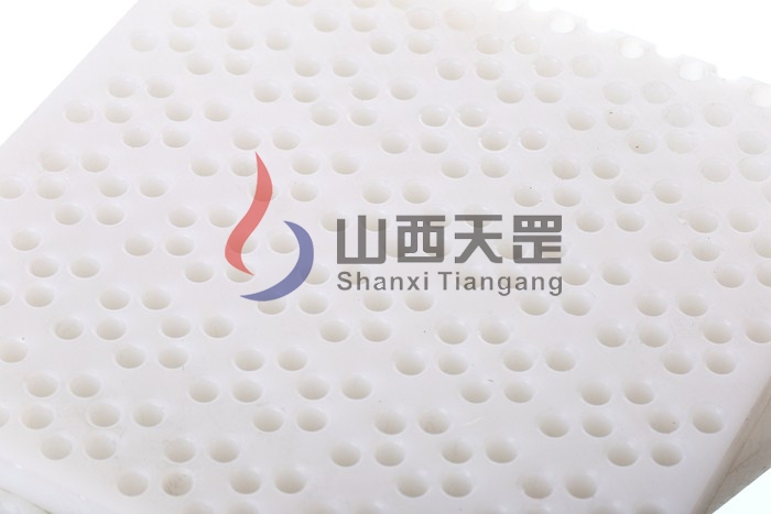 糧倉襯板結構設計與優化